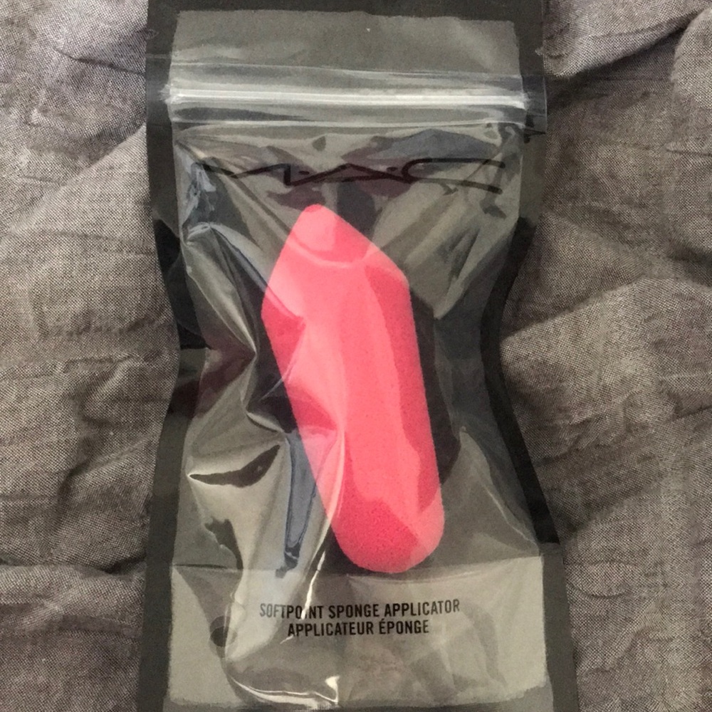 MAC Softpoint sponge applicator